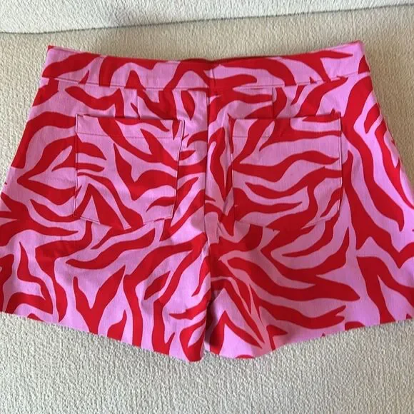SPANX On the Go Print 4-Inch Shorts in True Red Zebra Stripe, Size XL, NWT - Picture 5 of 8